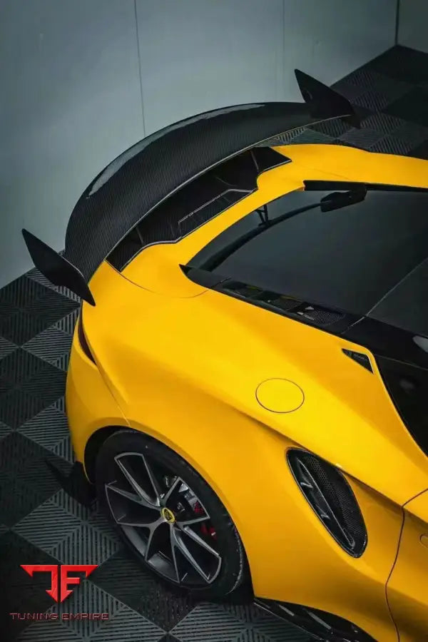LOTUS EMIRA RAZOR CARBON FIBER BODY KIT