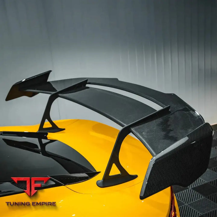 LOTUS EMIRA RAZOR CARBON FIBER BODY KIT