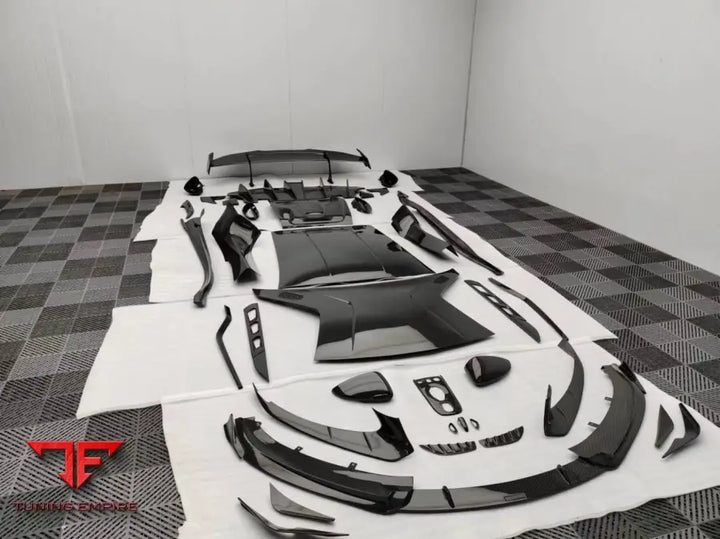 LOTUS EMIRA RAZOR CARBON FIBER BODY KIT