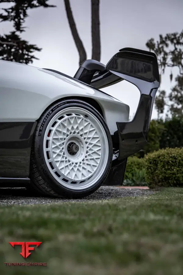 MCLAREN SENNA GTR FORGED WHEELS AND EXHAUST SYSTEM