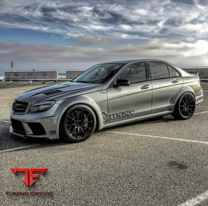 MERCEDES BENZ C CLASS W204 PRE-FACELIFT BODY KIT