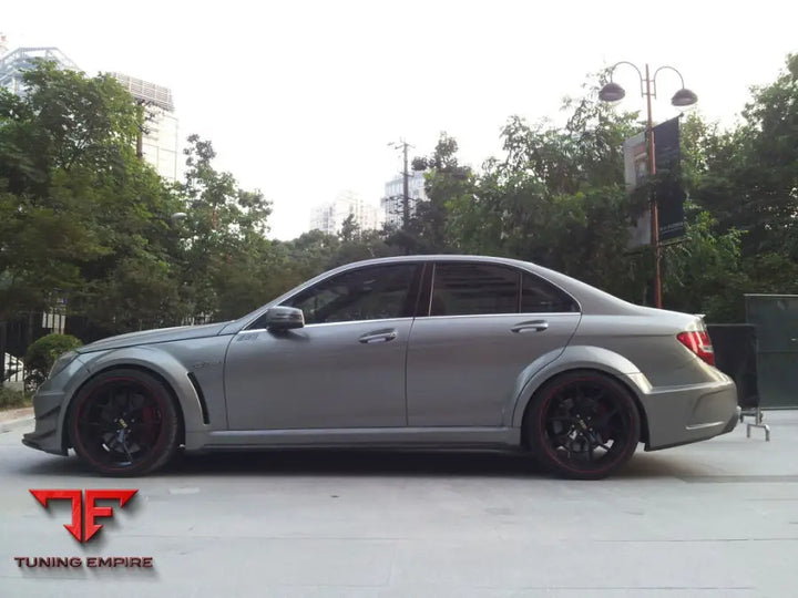 MERCEDES BENZ C CLASS W204 PRE-FACELIFT BODY KIT