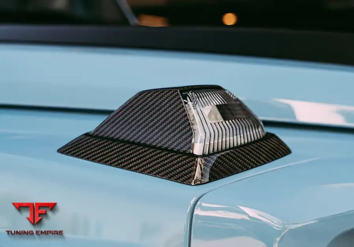 Mercedes-Benz G-Class carbon turn signal cover detail