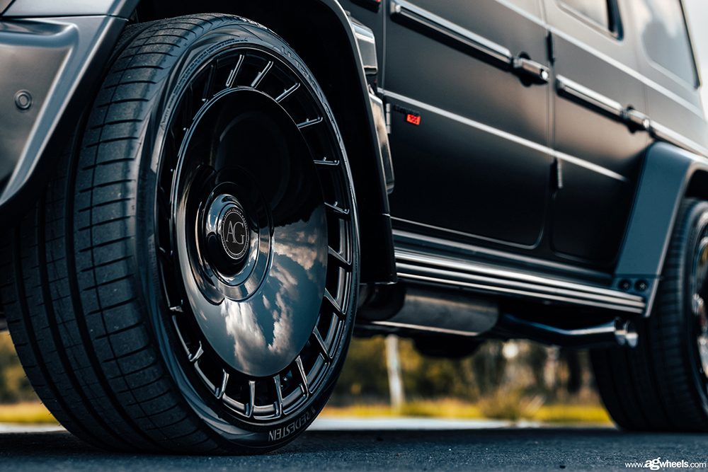 MERCEDES-BENZ G63 BRABUS on custom forged wheels