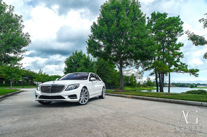Mercedes-Benz S500 on custom forged wheels