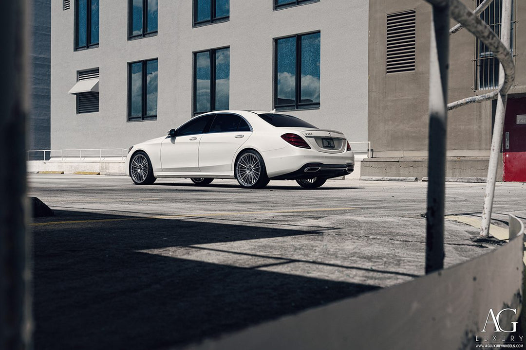 Mercedes-Benz S560 on custom forged wheels