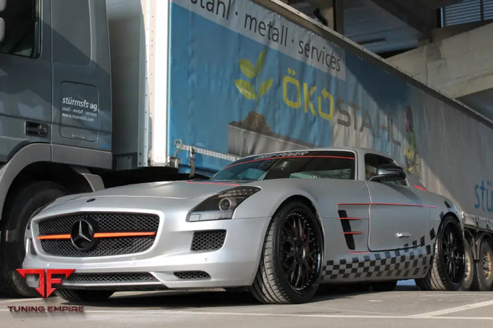 Mercedes-Benz SLS