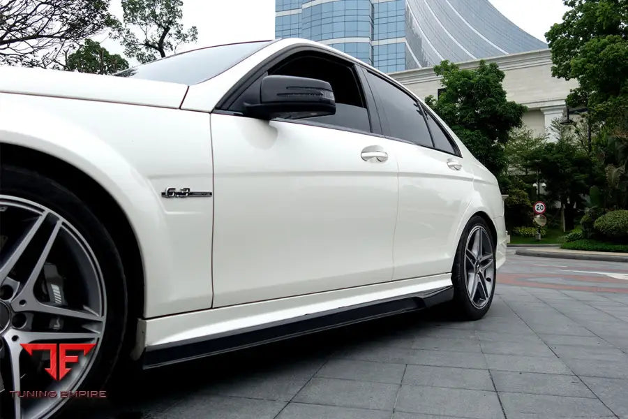 MERCEDES BENZ W204 C63 AMG SEDAN VS STYLE CARBON FIBER SIDE SKIRTS BSD