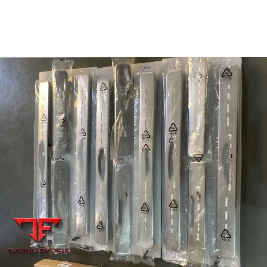 MERCEDES BENZ W464 W463A G500 G550 G63 G400D RUNNING BOARD LIGHT