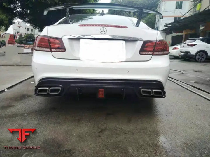 MERCEDES E-Coupe C207 CARBON DIFFUSER WITH 3RD BRAKE LIGHT
