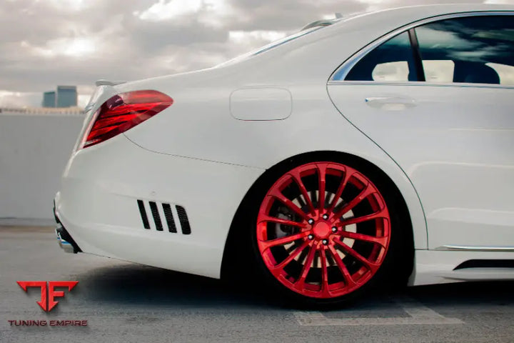 MERCEDES S-CLASS W222 BODY KIT WITH FENDERS AND LED