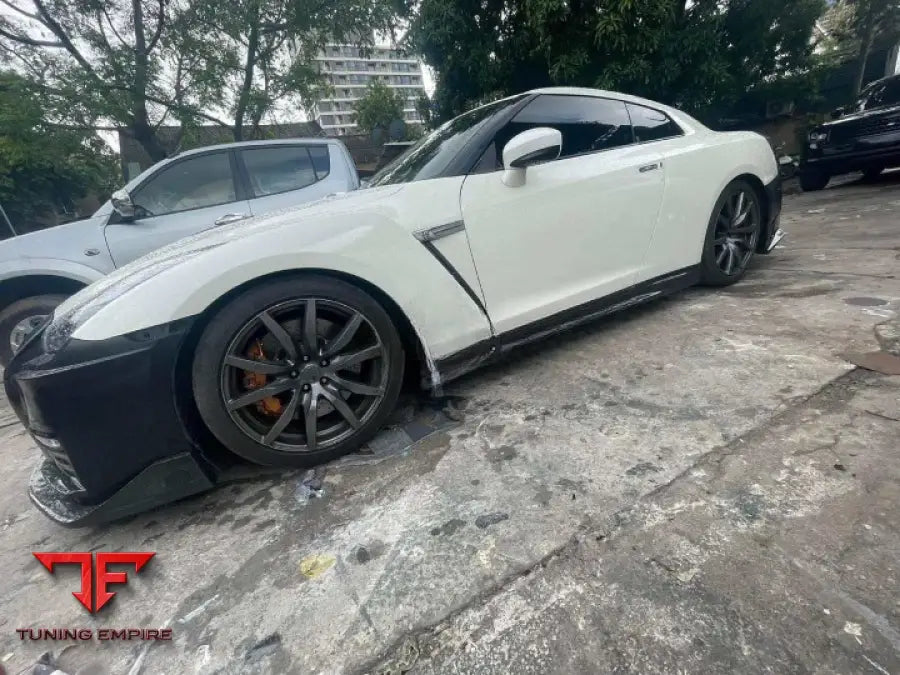 NISSAN GT-R R35 2007 - 2020 DRY CARBON BODY KIT