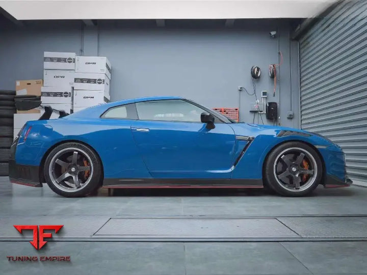 NISSAN GT-R R35 2008 - 2024 AUTHENTIC DARWINPRO DRY CARBON BODY KIT