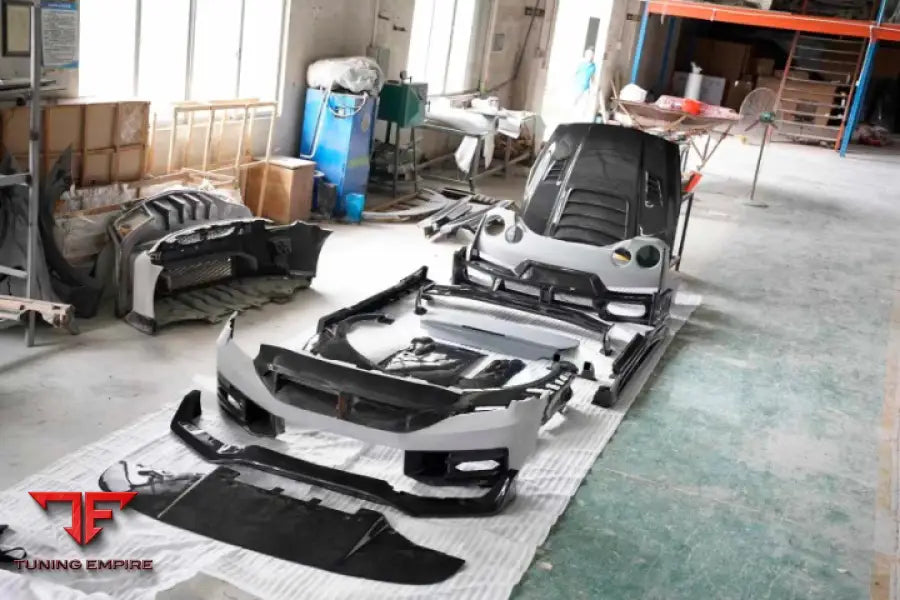 NISSAN GT-R R35 2016 - 2023 to NISSAN GT-R R35 2024 + CONVERSION DRY CARBON BODY KIT