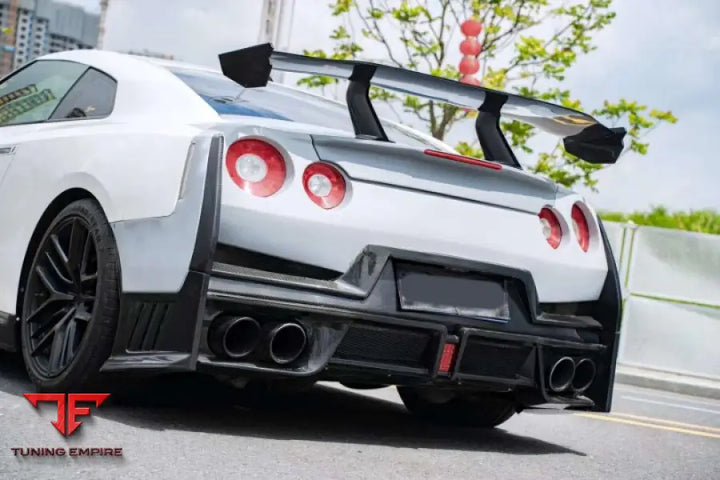 NISSAN GT-R R35 2016 - 2023 to NISSAN GT-R R35 2024 + CONVERSION DRY CARBON BODY KIT