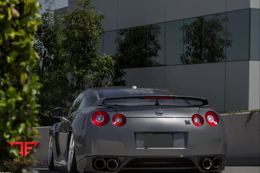 NISSAN GTR FORGED WHEELS AND EXHAUST SYSTEM