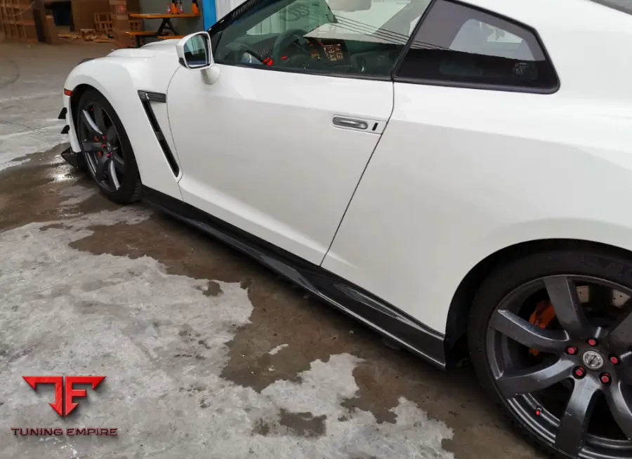 NISSAN GTR R35 CARBON BODY KIT