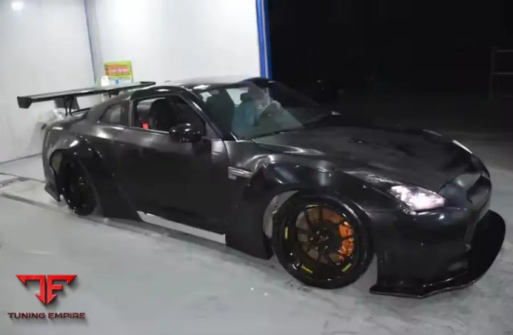 NISSAN GTR R35 CARBON FIBER BODY KIT