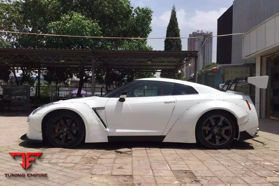 NISSAN GTR R35 CBA/DBA DE STYLE WIDE FENDER FLARES BSD
