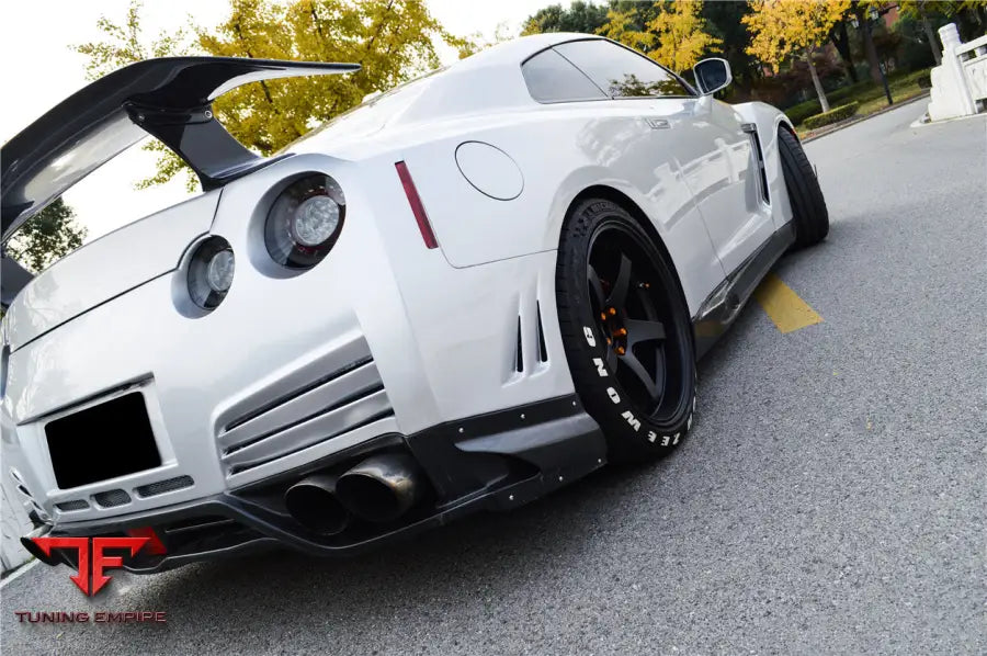 NISSAN GTR R35 DBA VA STYLE REAR DIFFUSER WITH LED LIGHT BSD