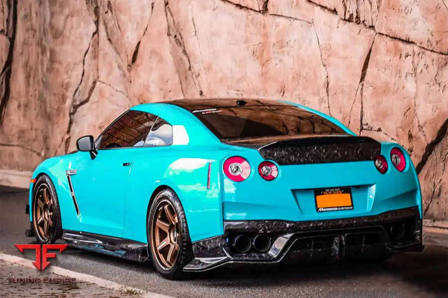 NISSAN GTR R35 EBA BKSS STYLE CARBON FIBER SIDE SKIRTS BSD