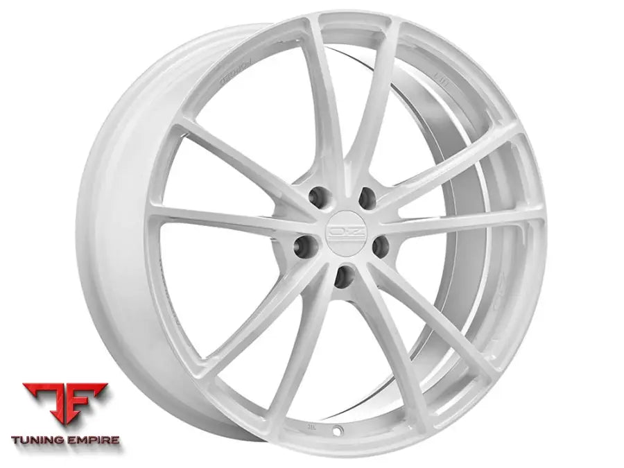 OZ Racing Zeus wheel