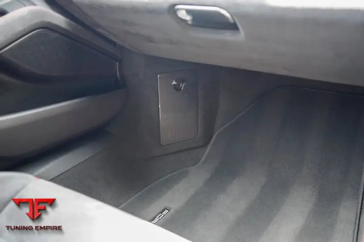 Porsche 718 GT4 carbon fuse panel detail