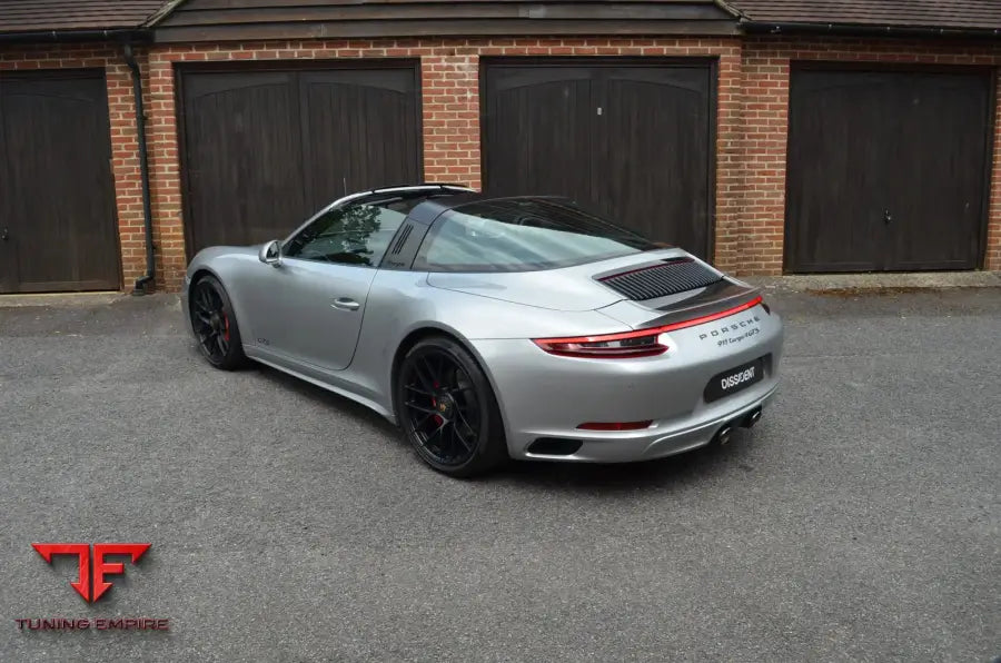 Porsche 911 991.2 carbon ducktail fitted