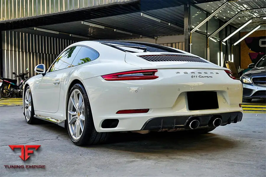 PORSCHE 911 / 991.2 CARRERATARGAS4SGTS STYLE MIDDLE EXHAUST REAR LIP BSD