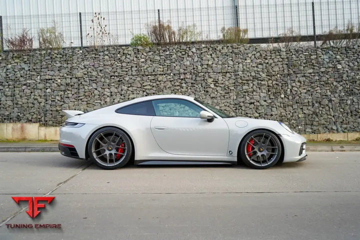 Porsche 911 992.1 fixed ducktail detail