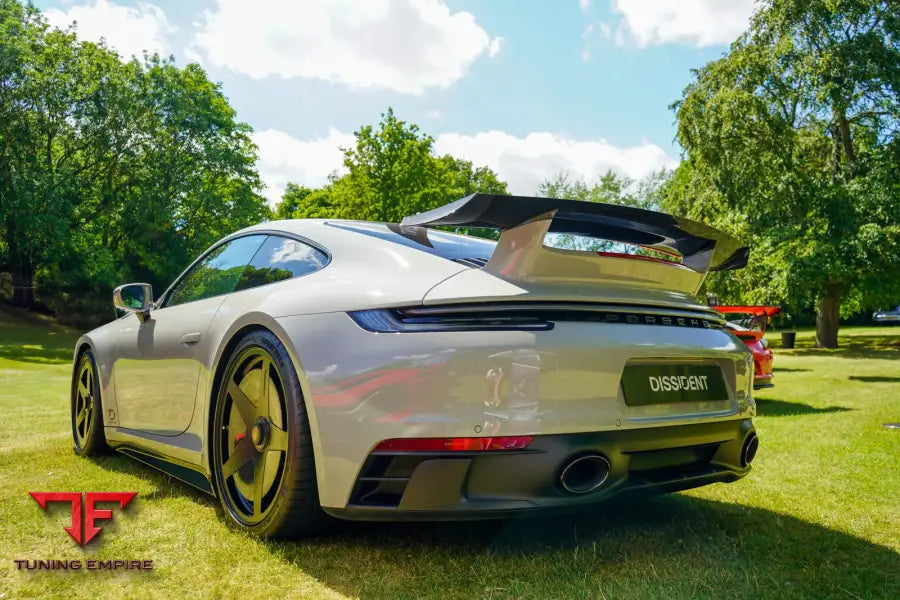Porsche 911 992.1 carbon wing blade fitted