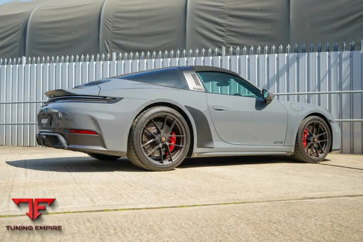 Porsche 911 992.2 Targa carbon mini ducktail
