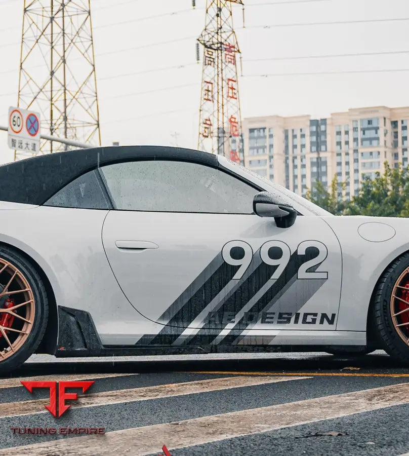 Porsche 992 carbon side skirts