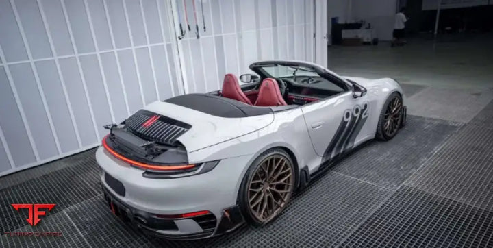 PORSCHE 911 992 CARRERA 4S 2020 + CARBON BODY KIT