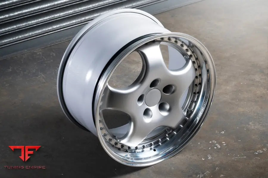 PORSCHE 911/992 KAHN FORGED ALLOY WHEELS