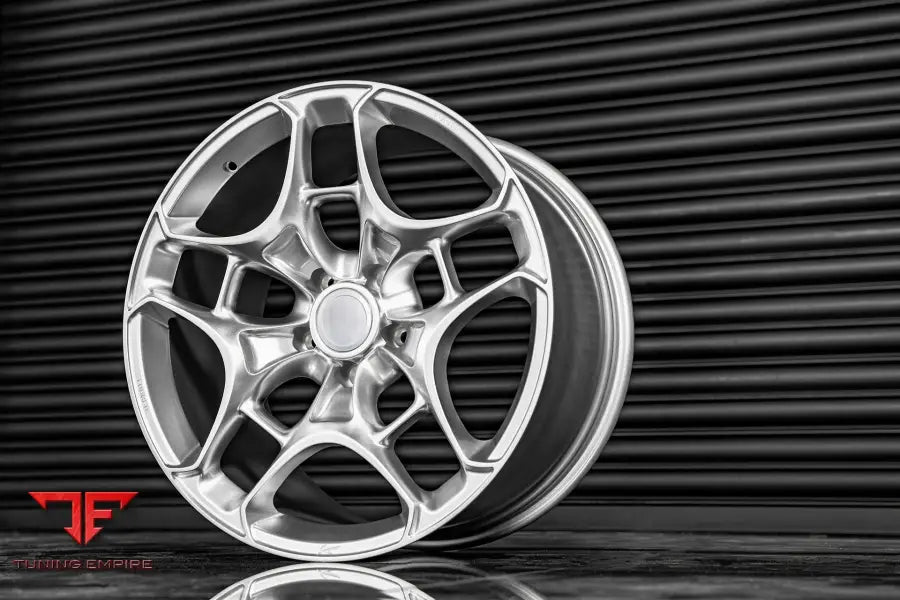 PORSCHE 911/992 KAHN FORGED ALLOY WHEELS