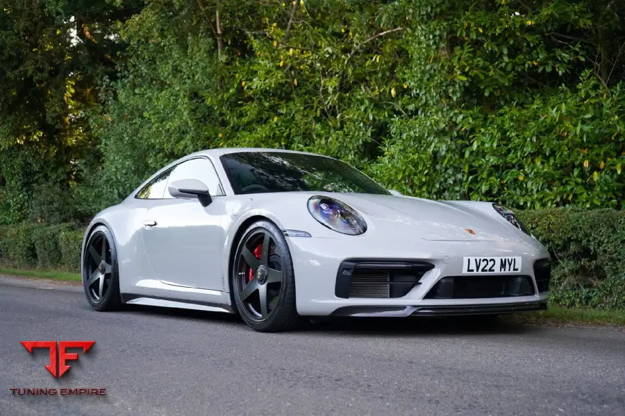 Porsche 911 992 Launch Design carbon package Sport Design bumpers