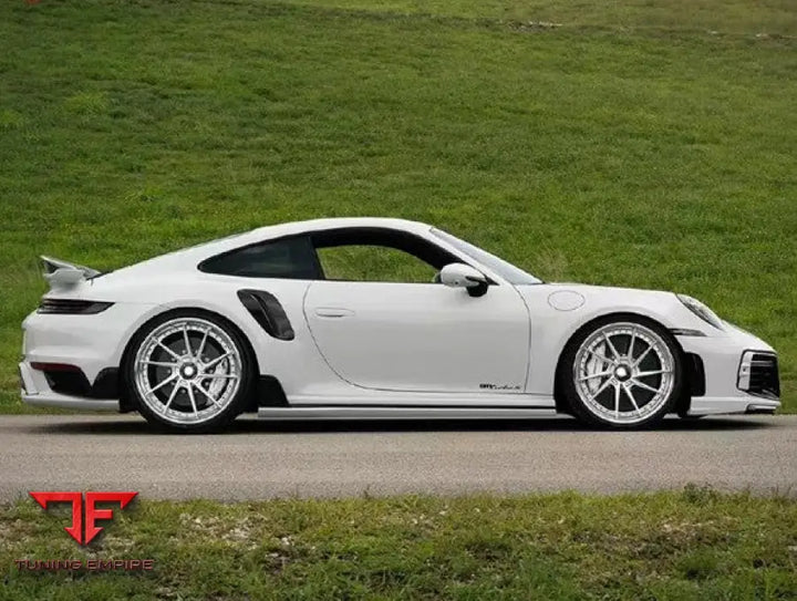 PORSCHE 911 992 TURBO S CARBON FIBER BODY KIT