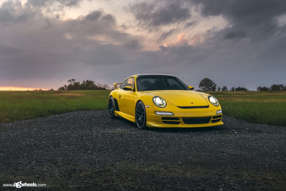 PORSCHE 911 CARRERA S 997 on custom forged wheels