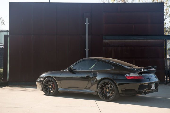PORSCHE 911 TURBO 996 on custom forged wheels