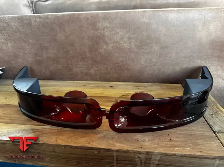 Porsche 964 front indicators with brake duct, view 3
