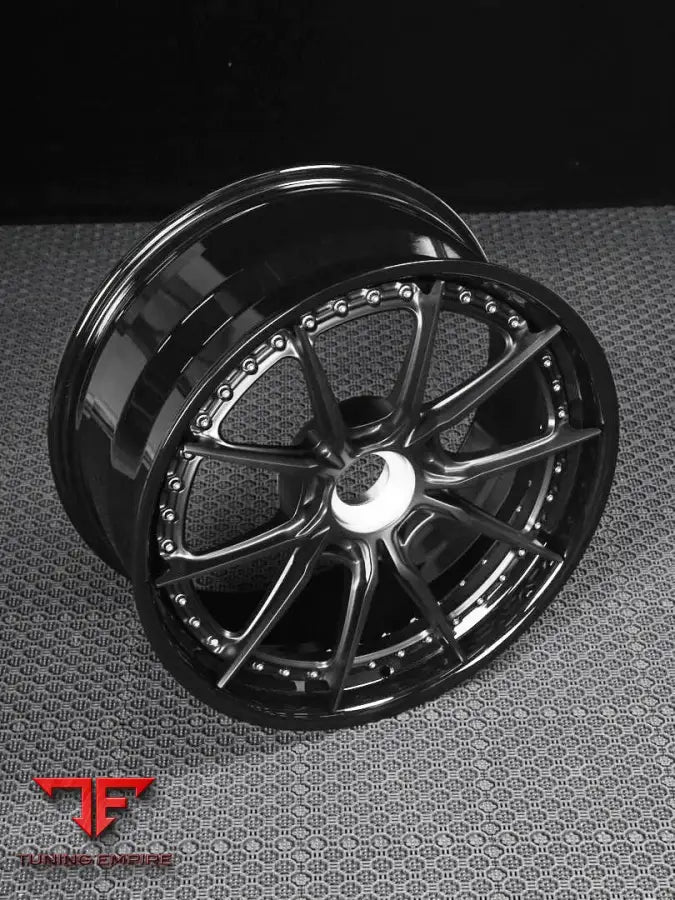 PORSCHE 992 TURBO S FORGED CENTER LOCK DESIGN