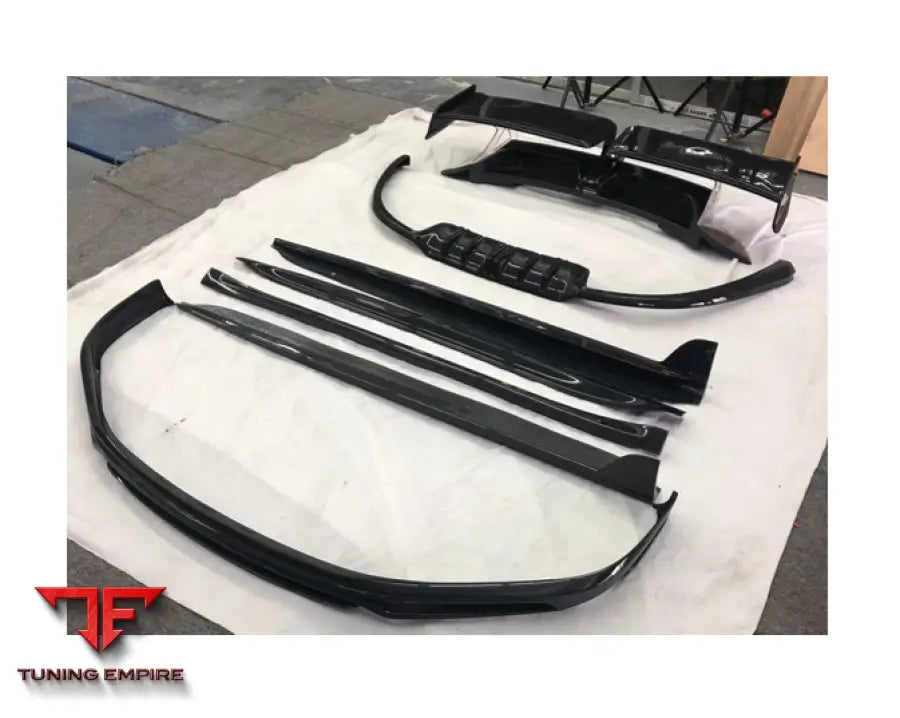 PORSCHE 992 UPGRADE CARBON BODY KIT