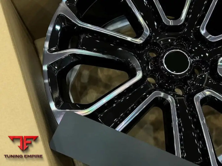 RANGE ROVER WHEEL DEFENDER 110