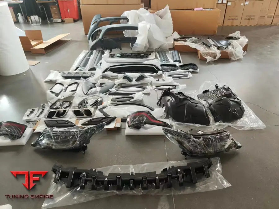 RANGE ROVER SPORT 13-17y to 18-22y SVR STYLE BODY KIT