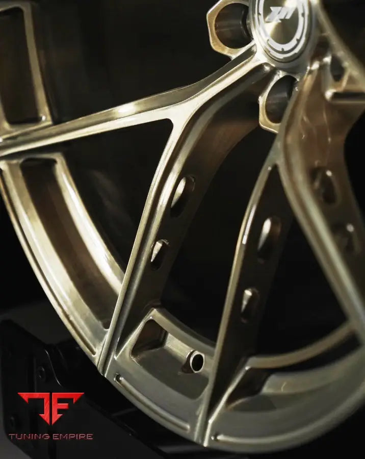 RAZOR FORGED GOLD WHEELS WITH RACE POCKETS