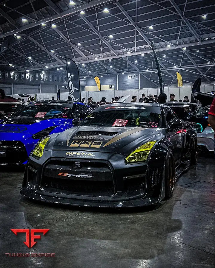 ROBOT Nissan GTR Body Kit R35 Hood / Bonnet - Full Body Kits