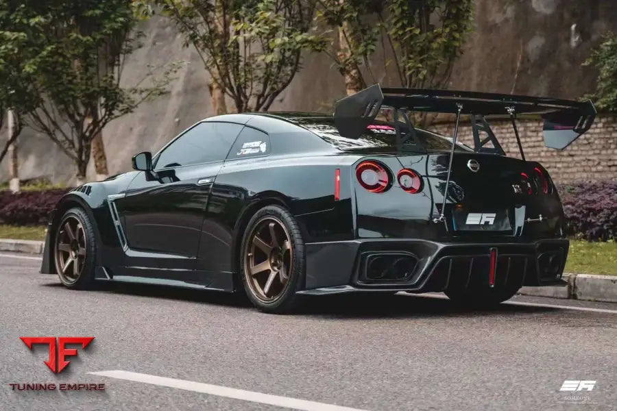 ROBOT Nissan GTR Narrowbody R35 Rear Diffuser - Rear Bumpers & Diffusers
