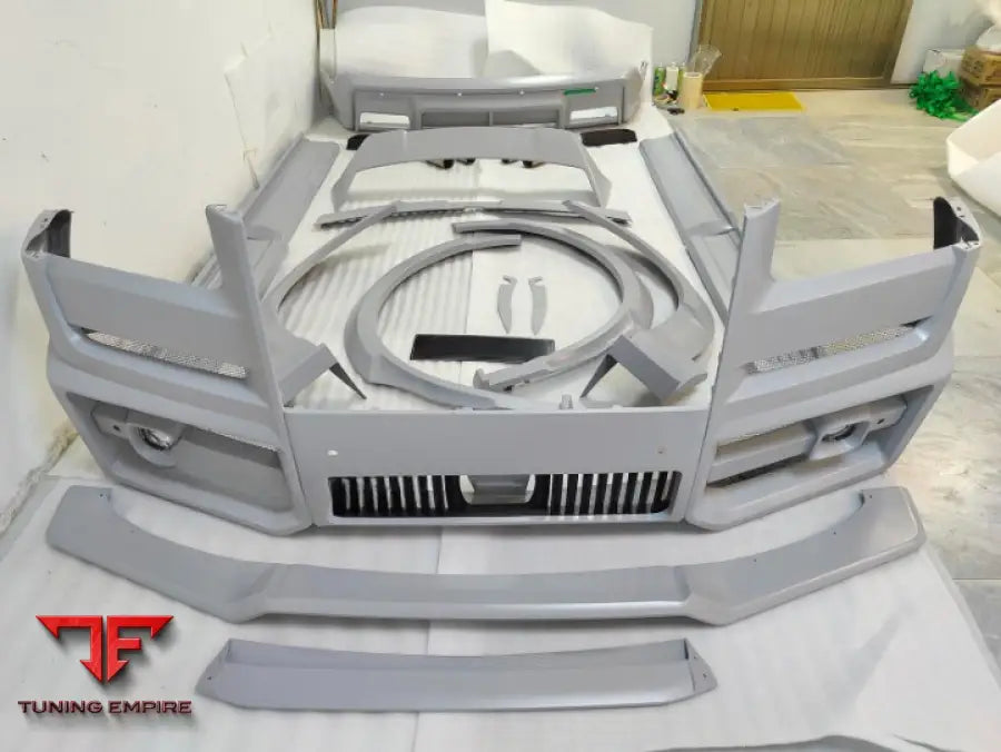ROLLS ROYCE CULLINAN 2018 + DRY CARBON BODY KIT
