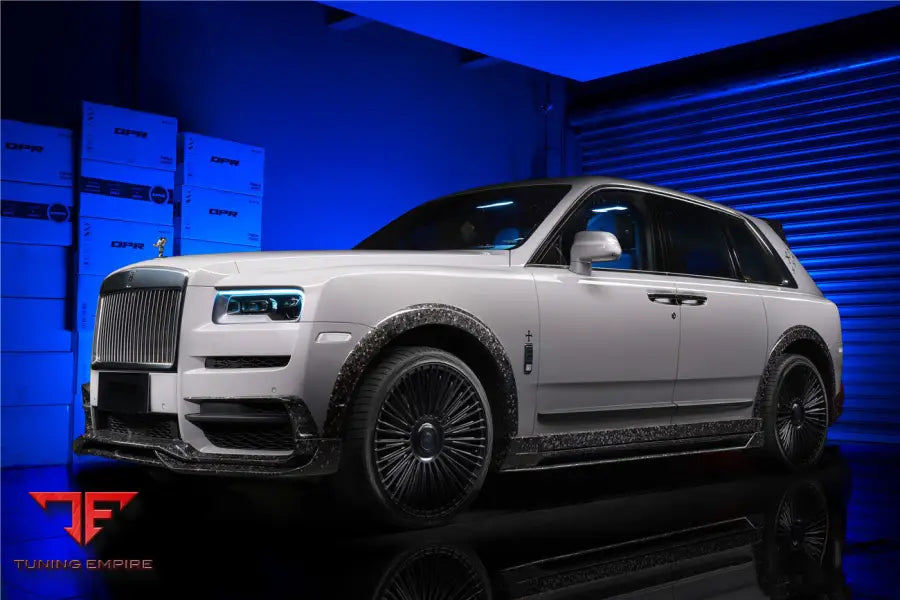 ROLLS-ROYCE CULLINAN BKSS STYLE CARBON FIBER SIDE SKIRTS BSD